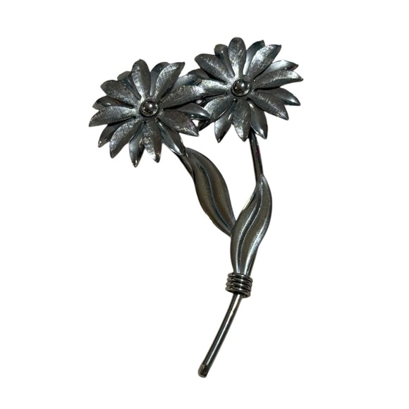 Jewelry - Vintage Large Silver Flower Brooch